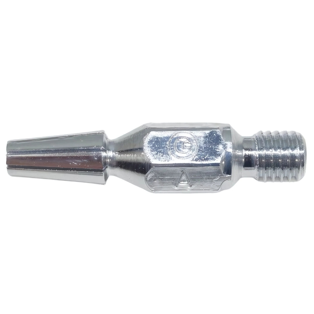 Eine metallene Brennerschneiddüse mit einem konischen Ende und einem gewindeten Anschluss. Die Düse hat eine glänzende Oberfläche und ist für den Einsatz mit Acetylen geeignet.